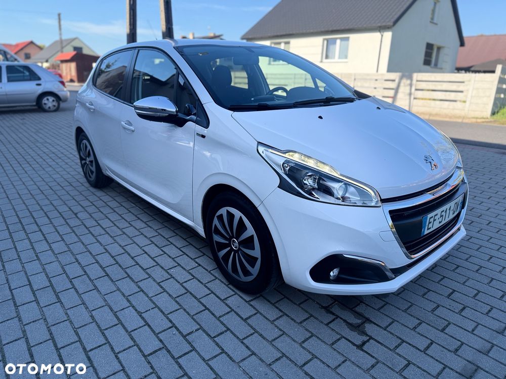 Peugeot 208 2016 photo 5