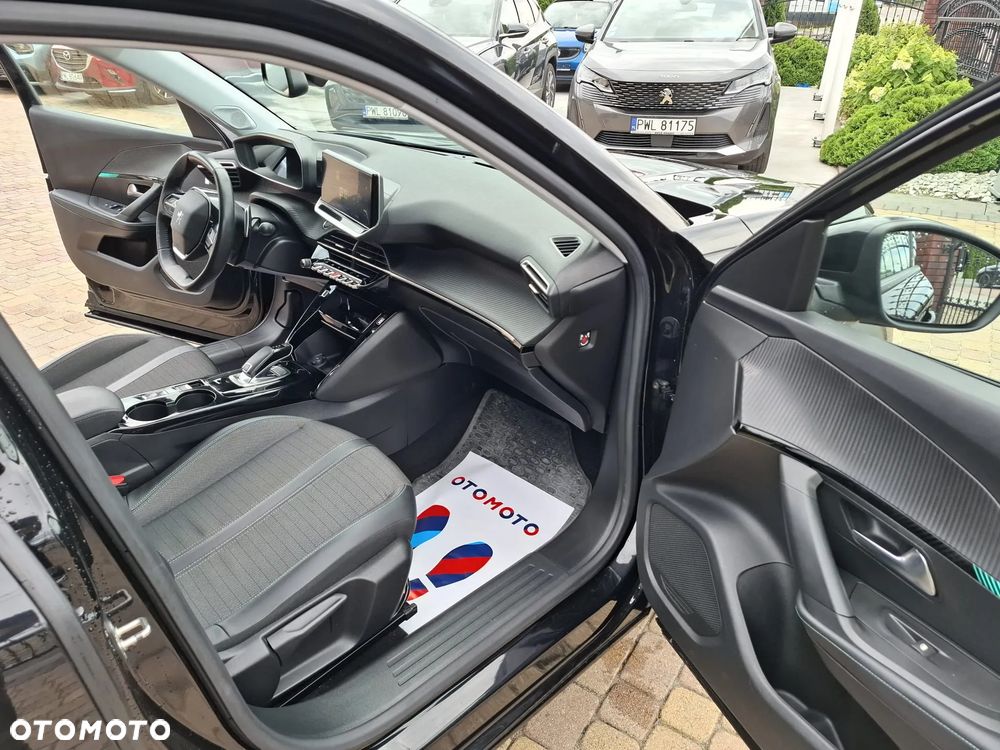 Peugeot 2008 PureTech 130 EAT8 GT - 13