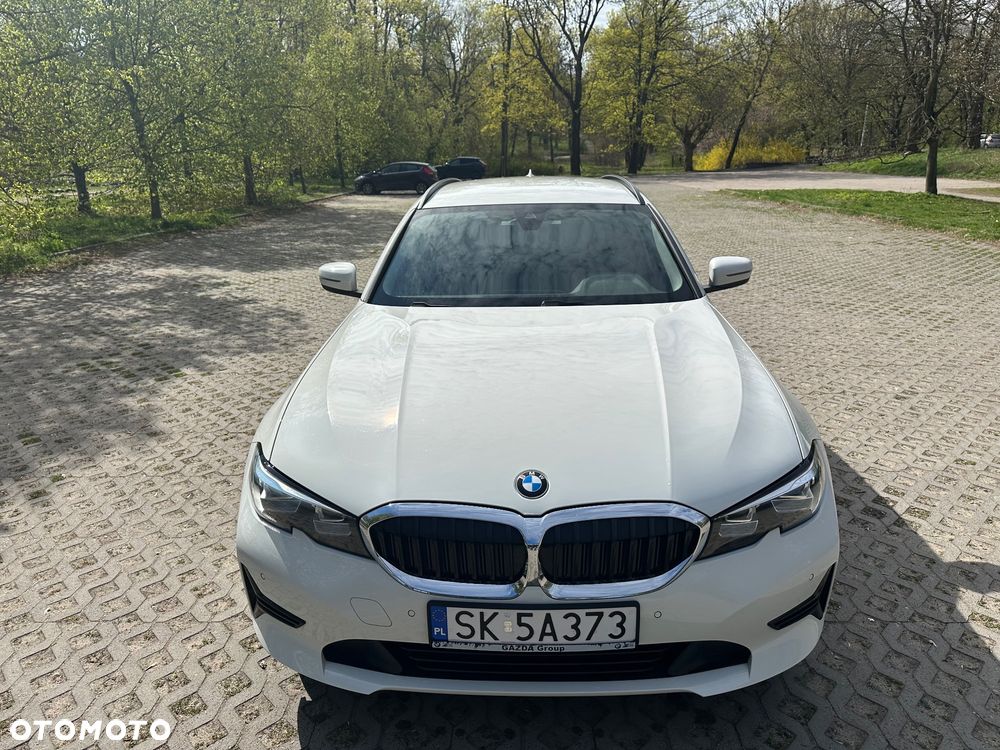 BMW Seria 3 318i - 5