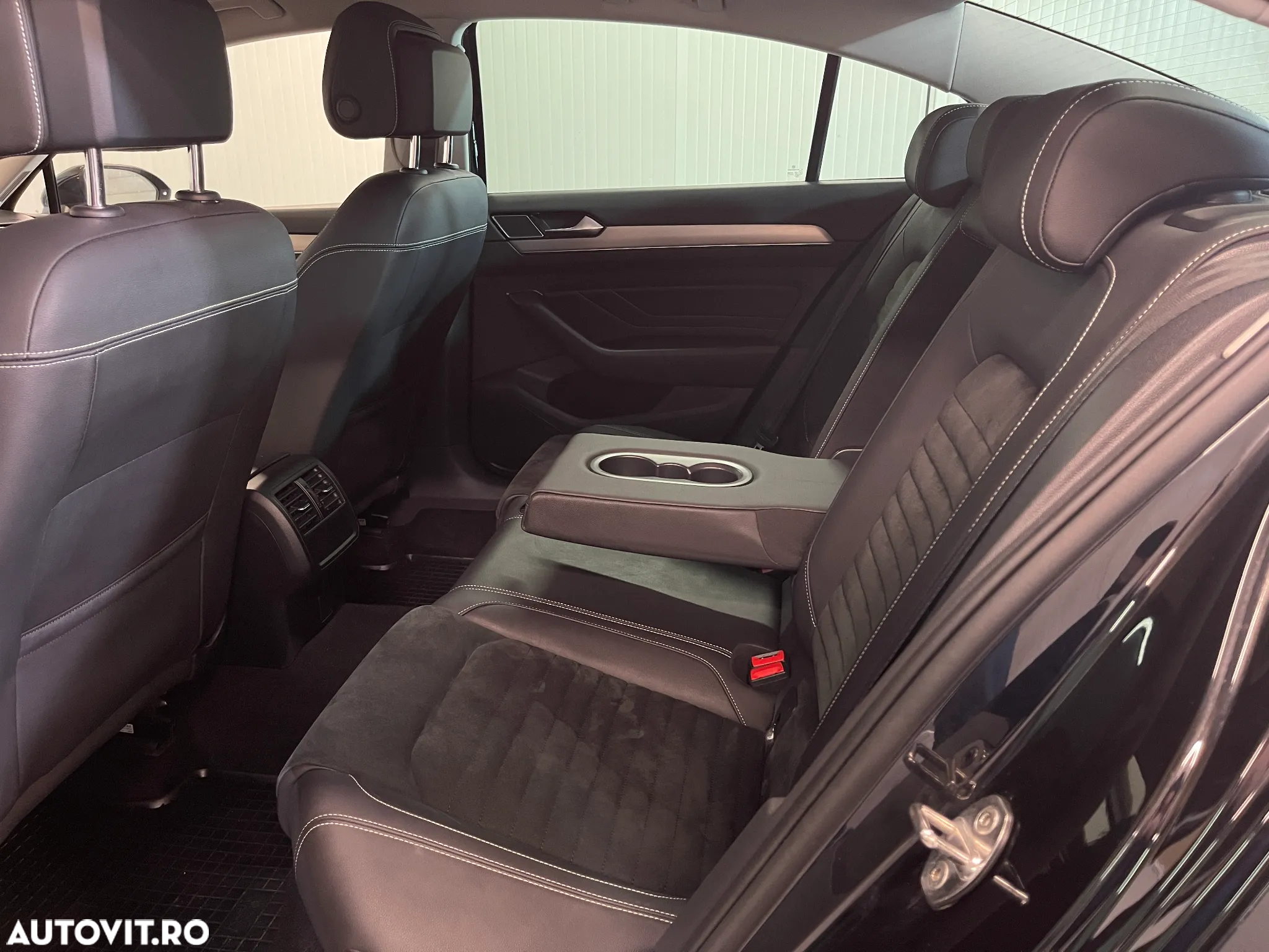 Volkswagen Passat 2.0 TDI DSG Highline - 11