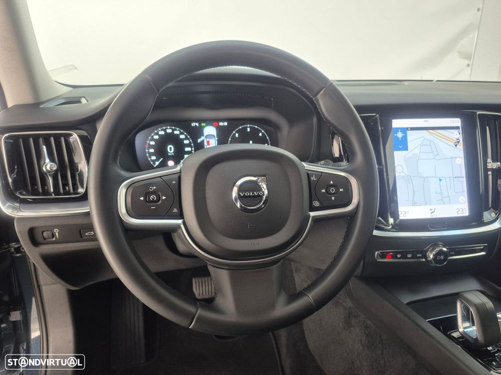 Volvo V60 2.0 B4 Momentum Geartronic - 12