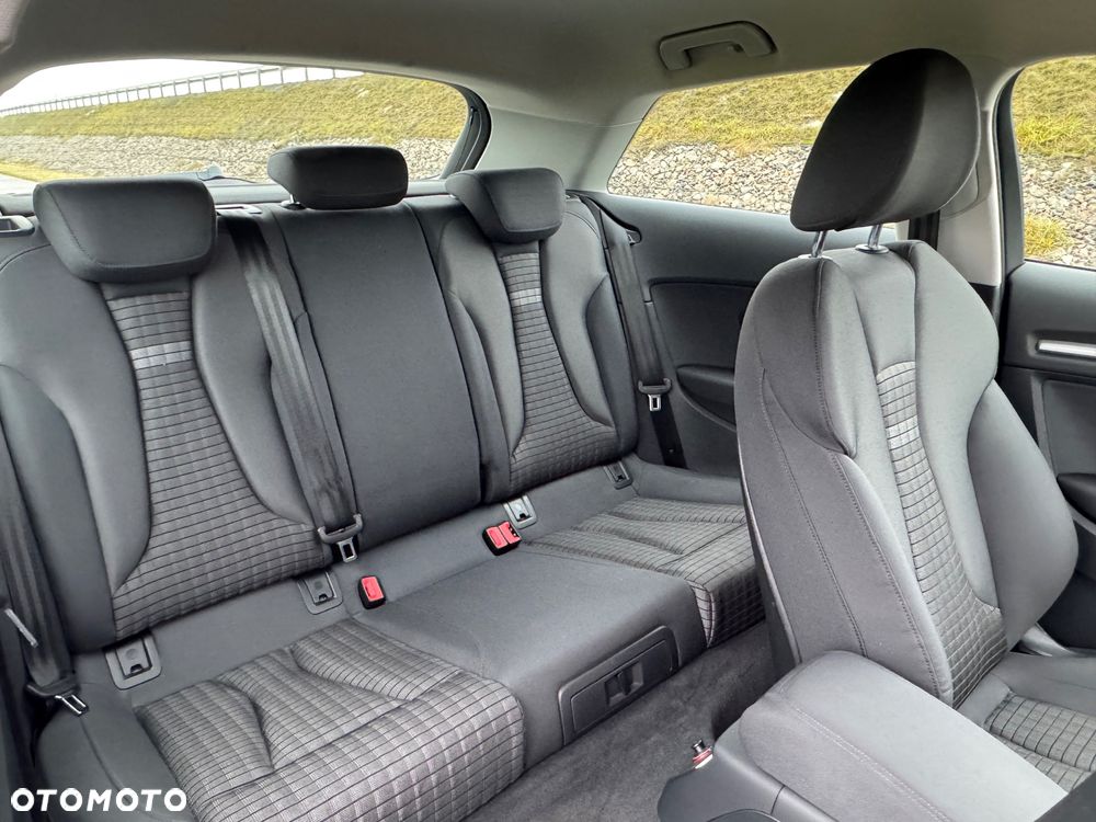 Audi A3 3-drzwiowe 2.0 TDI S tronic Attraction - 24