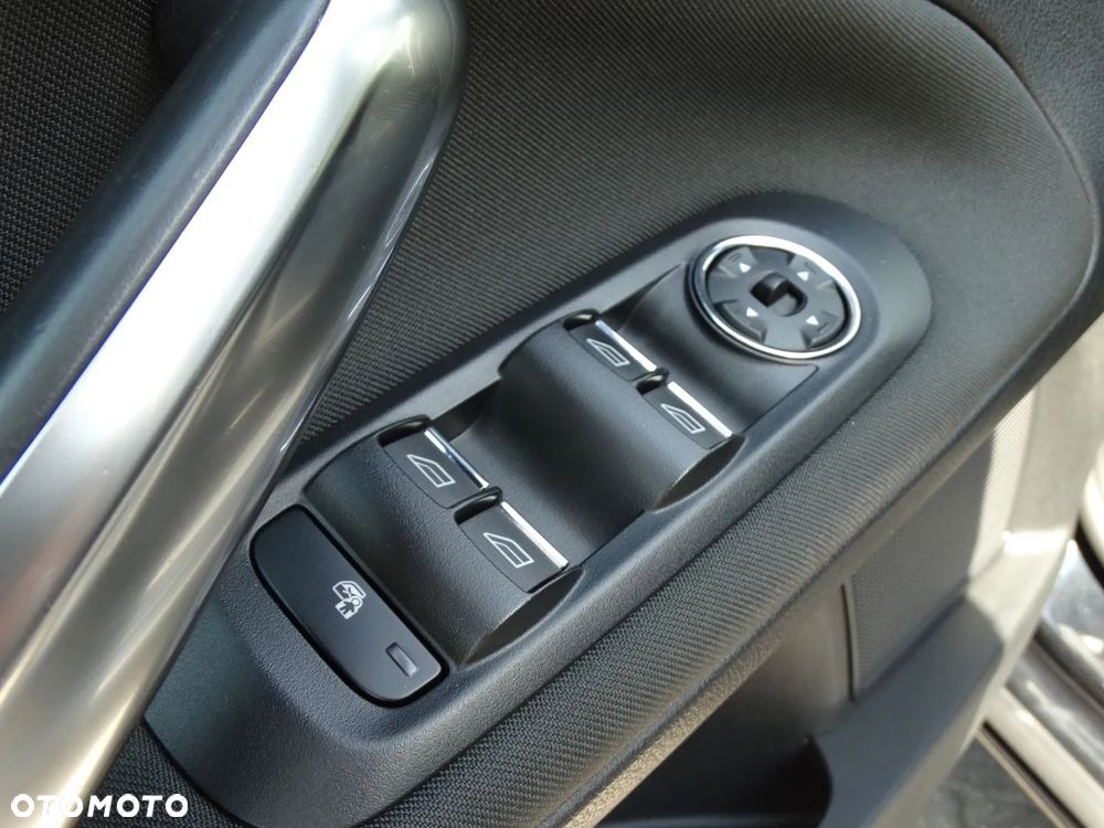 Ford Mondeo 1.6 T Gold X Plus - 15