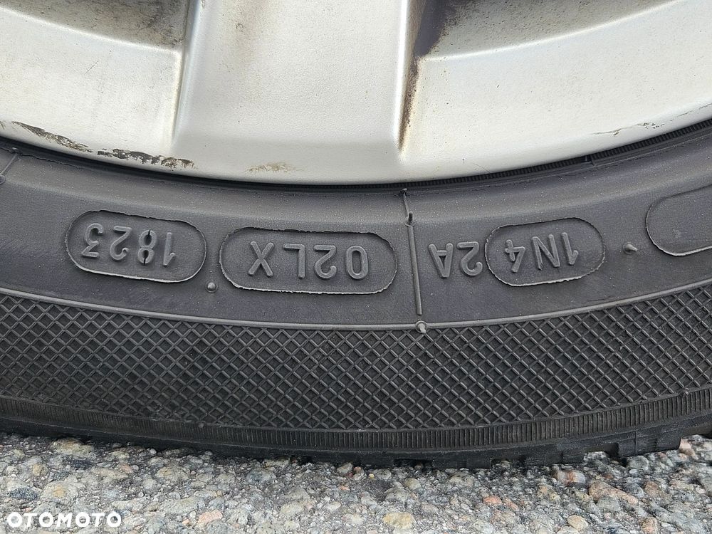 Volkswagen Golf - 26