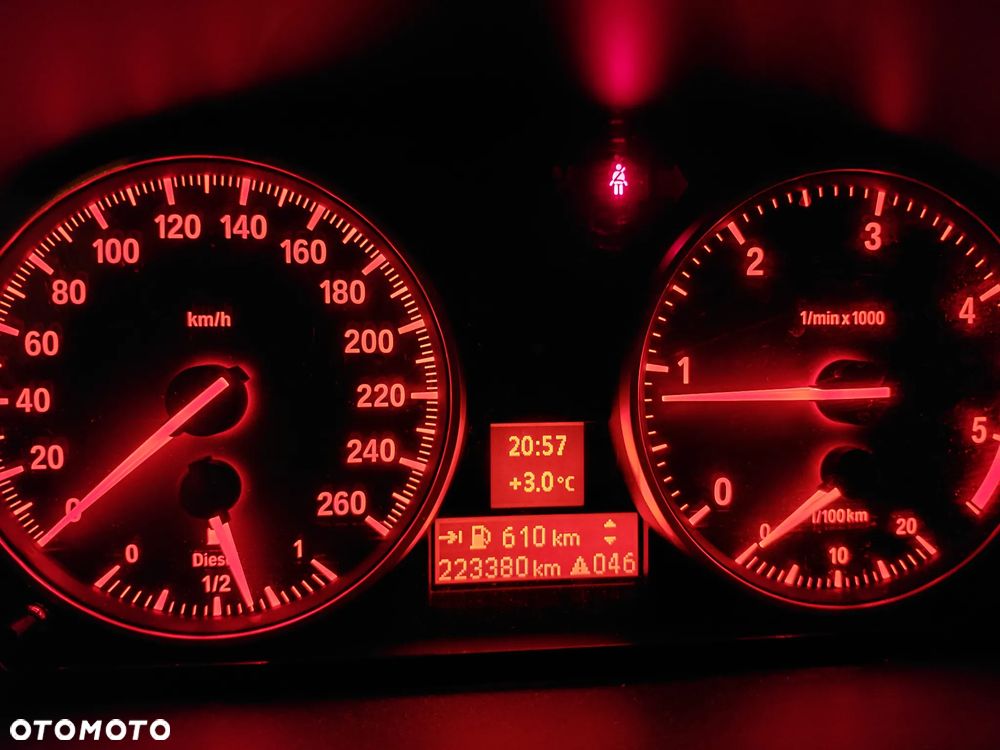 BMW Seria 3 320d DPF Edition Sport - 35