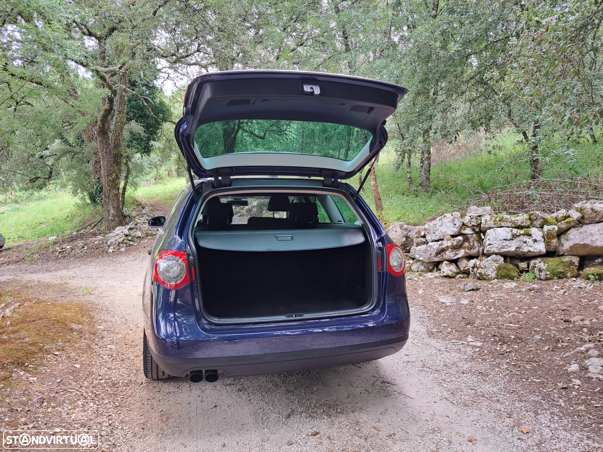 VW Passat Variant 2.0 TDi Highline - 24