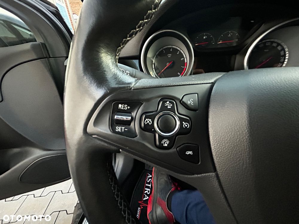 Opel Astra 1.4 T Dynamic S&S - 28