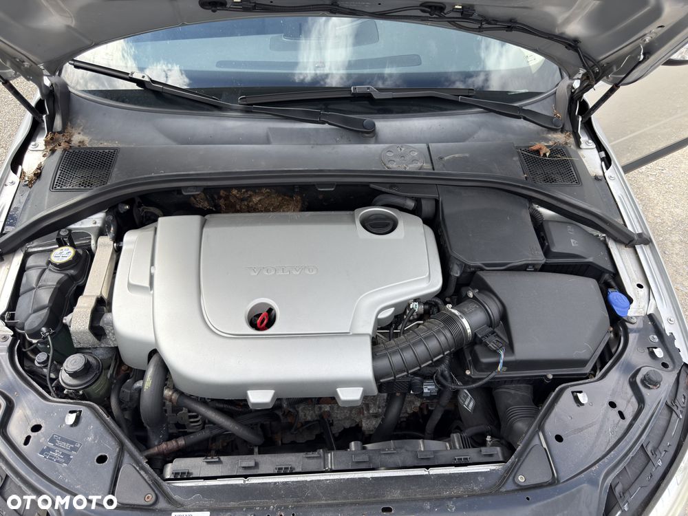 Volvo V70 D5 AWD Summum - 33