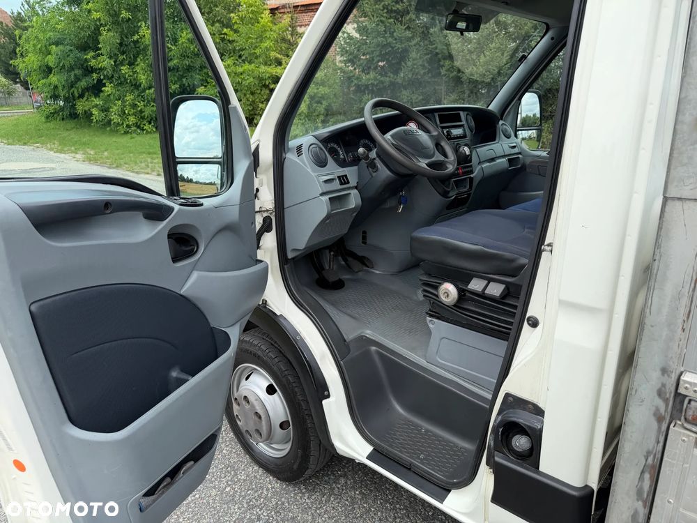 Iveco 50C15 * 3.0 / 150KM * Rama / Skrzyniowe * Koła bliźniacze * Rozstaw osi: 3.75m * - 22
