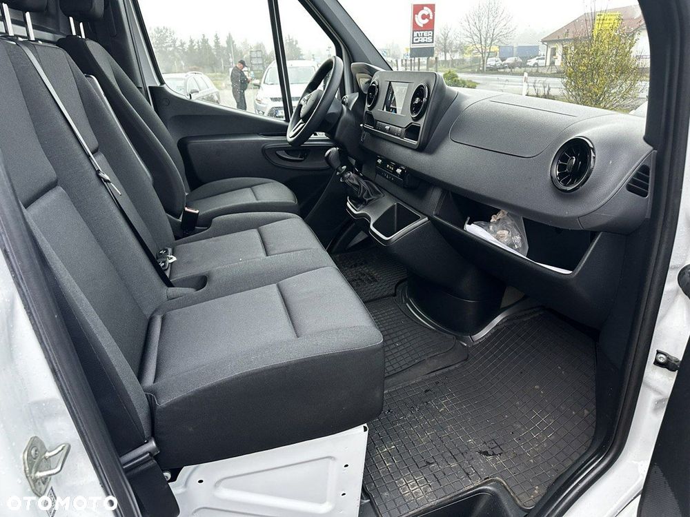 Mercedes-Benz Sprinter - 18