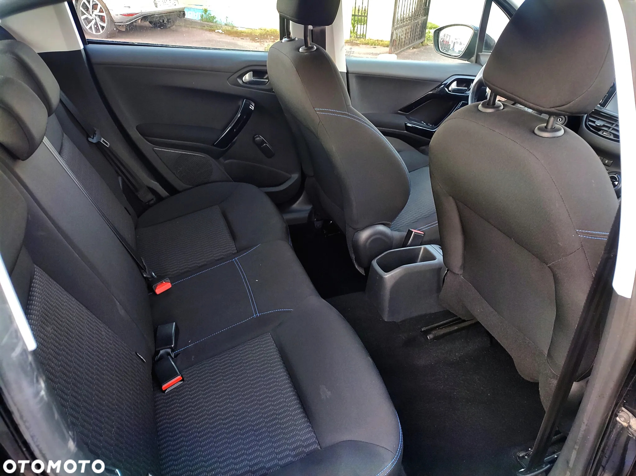 Peugeot 208 PureTech 82 Start & Stop Allure - 8