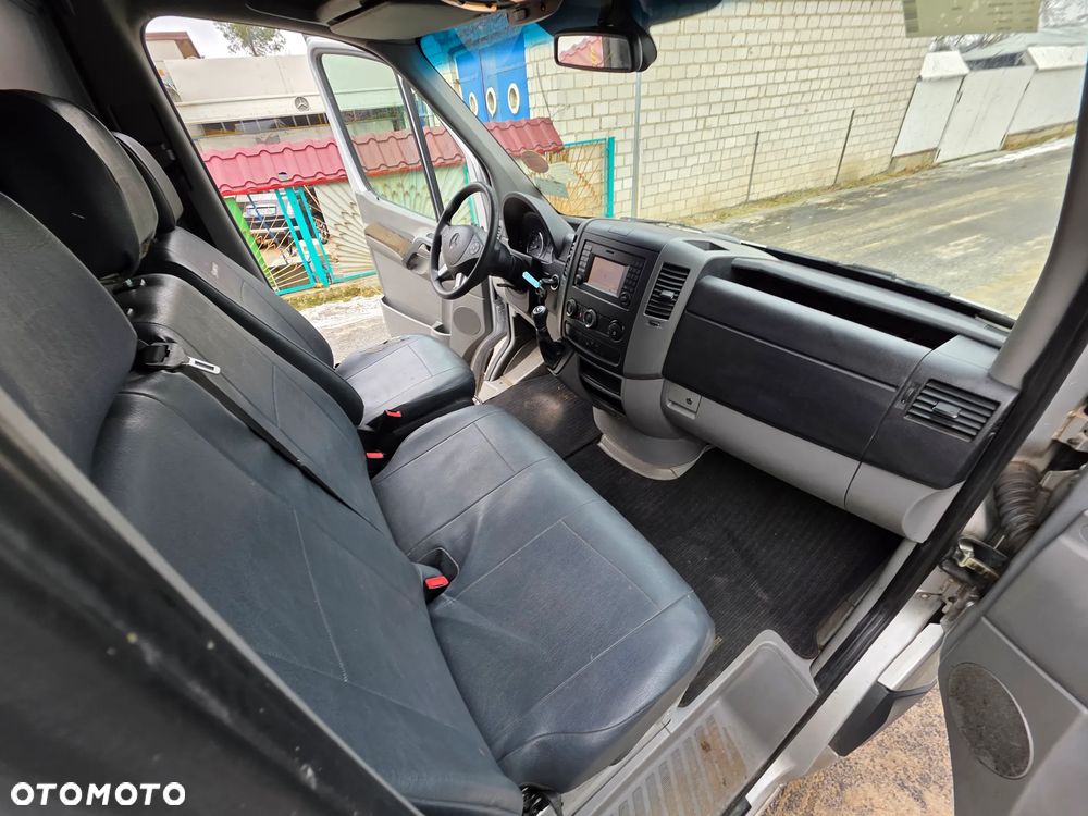 Mercedes-Benz Sprinter - 11