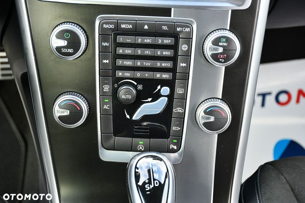 Volvo XC 60 D4 Geartronic RDesign - 25