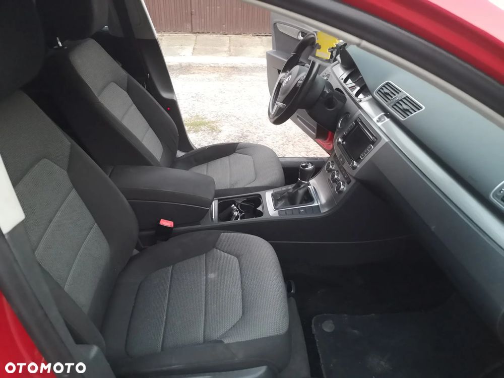 Volkswagen Passat 2.0 TDI 4Motion BlueMotion Technol Comfortline - 18