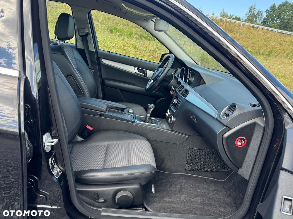 Mercedes-Benz Klasa C 200 (BlueEFFICIENCY) Avantgarde - 7