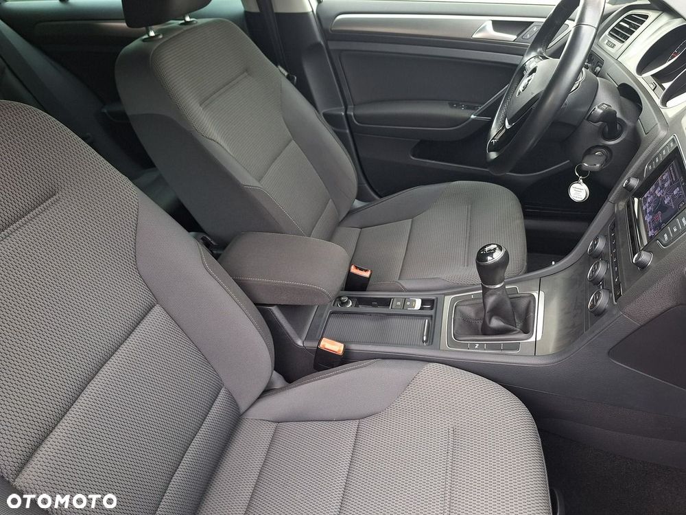 Volkswagen Golf - 13