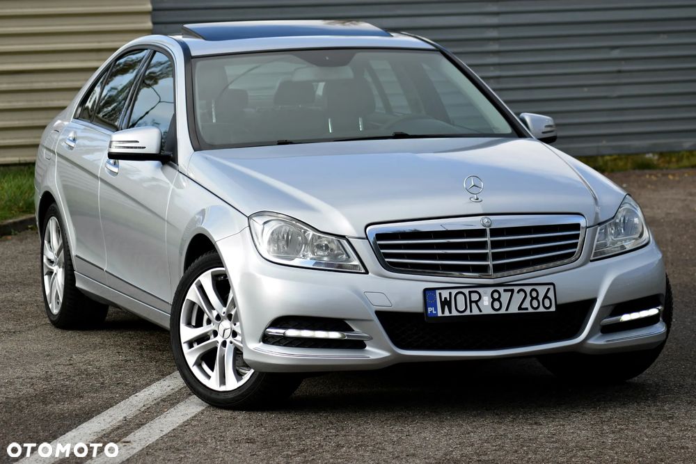 Mercedes-Benz Klasa C 250 CGI T Automatik BlueEFFICIENCY Elegance - 13