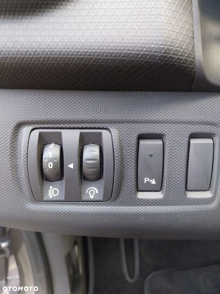 Renault Clio 1.2 16V 75 Business - 15