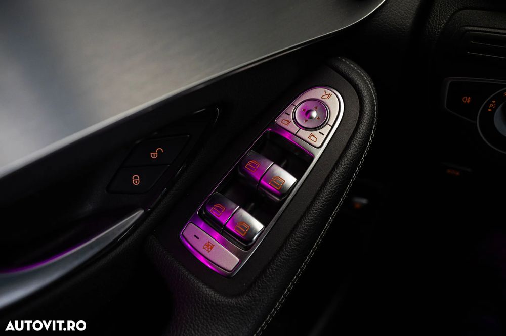 Mercedes-Benz GLC 300 4MATIC 9G-TRONIC AMG Line - 24