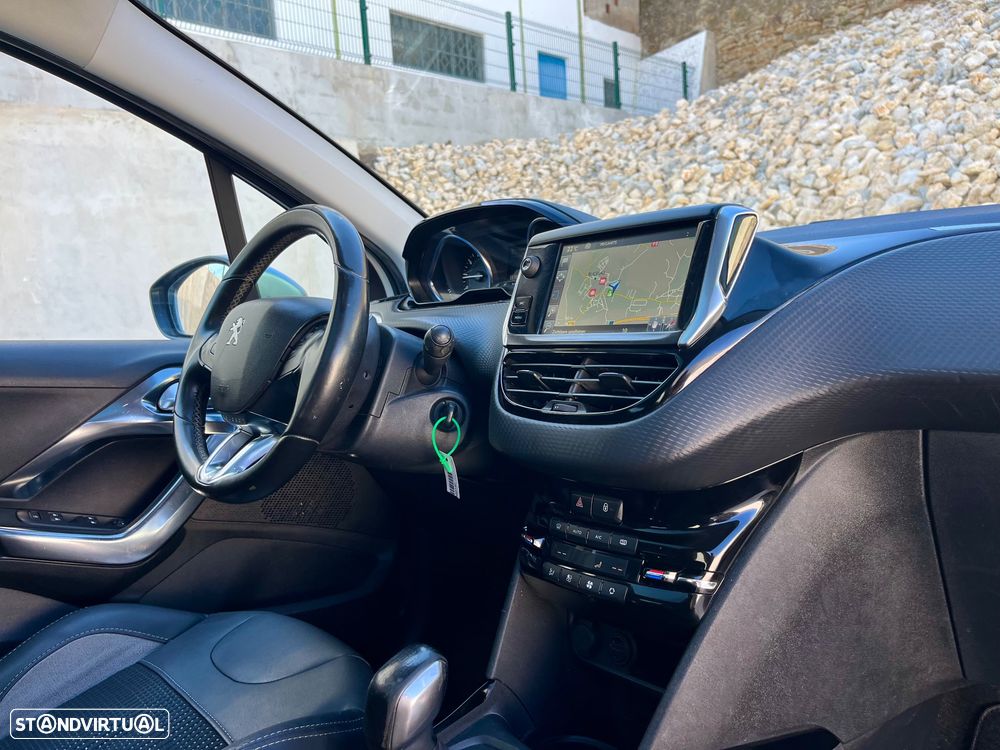 Peugeot 2008 1.2 PureTech Style - 40