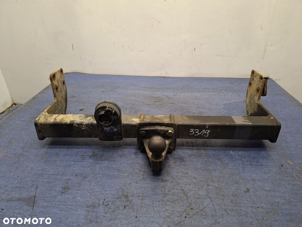 MERCEDES BENZ T1 KACZKA 207D HAK DO PRZYCZEPY - 1