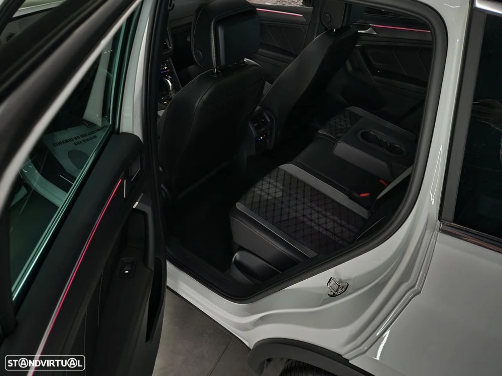 VW Tiguan 1.4 TSI eHybrid R-Line DSG - 12
