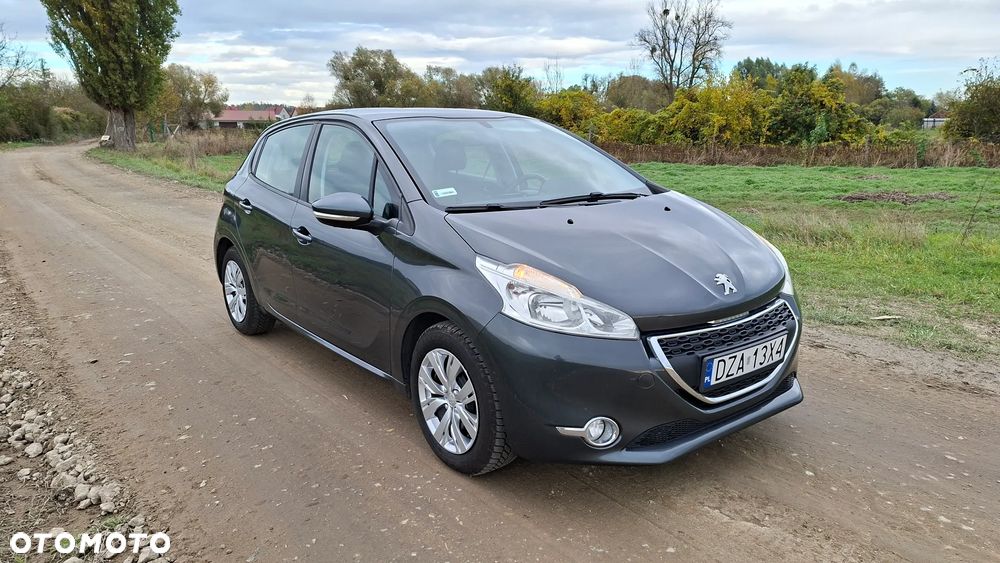Peugeot 208 - 13