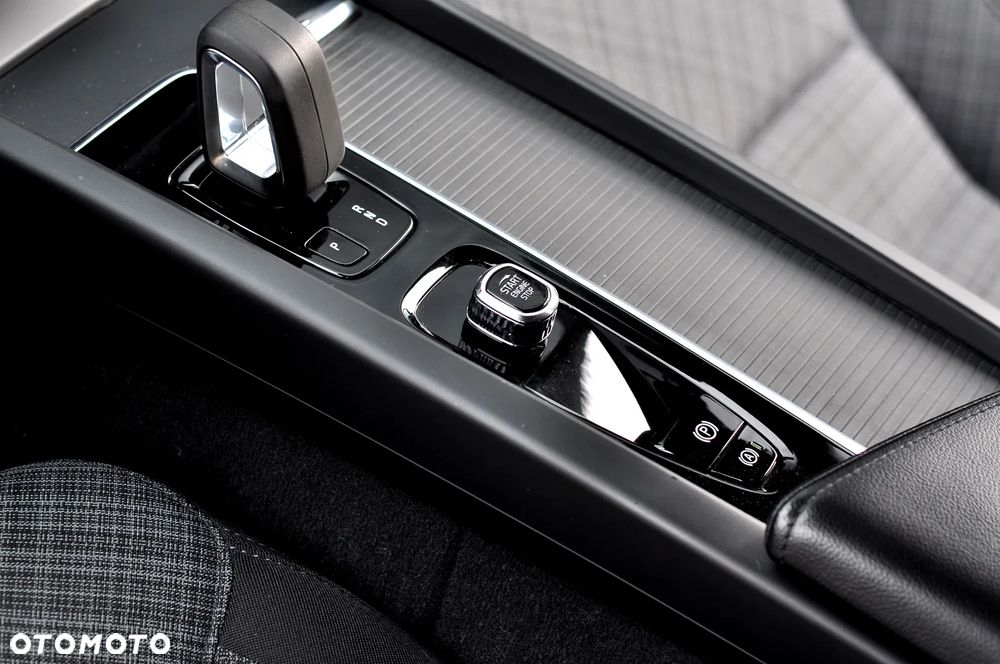 Volvo V60 B3 B Geartronic Momentum Pro - 28