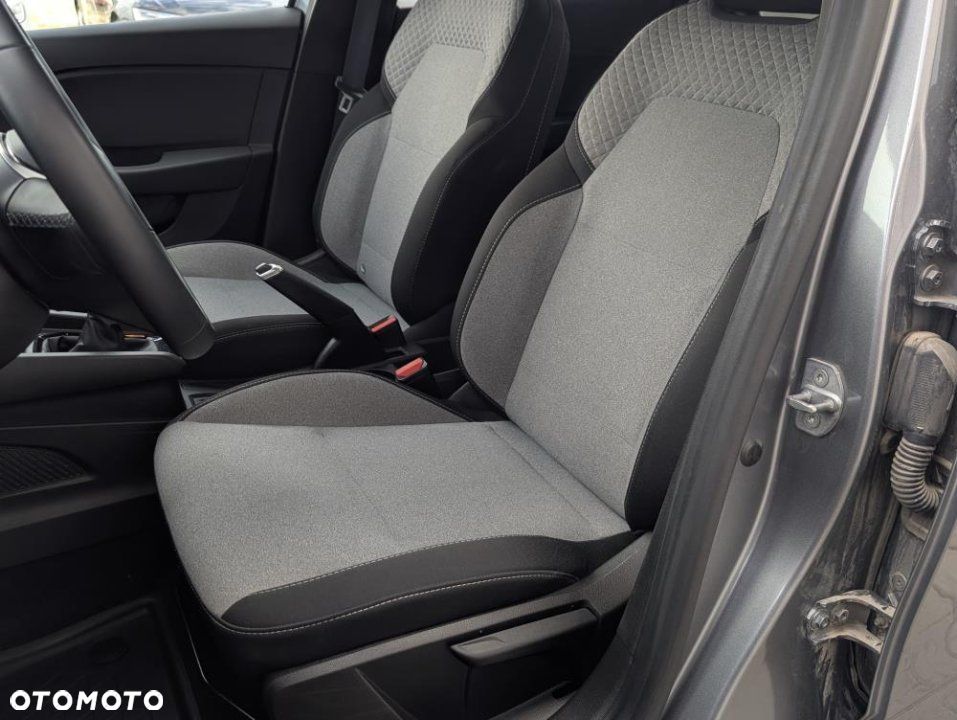 Renault Clio - 25