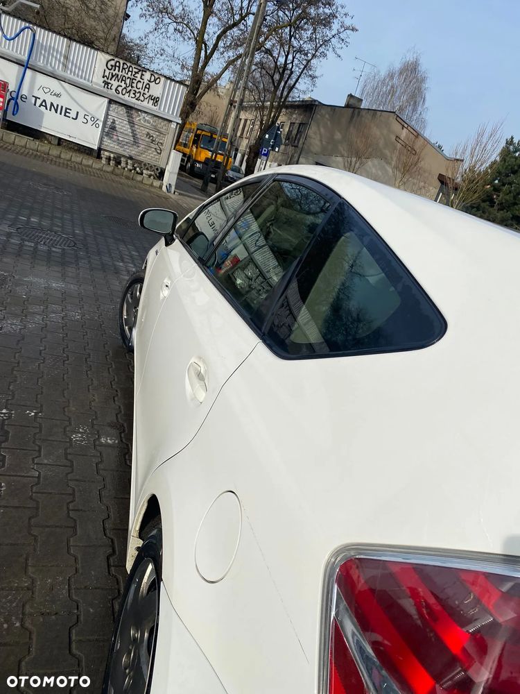 Toyota Prius+ (Hybrid) Comfort - 11