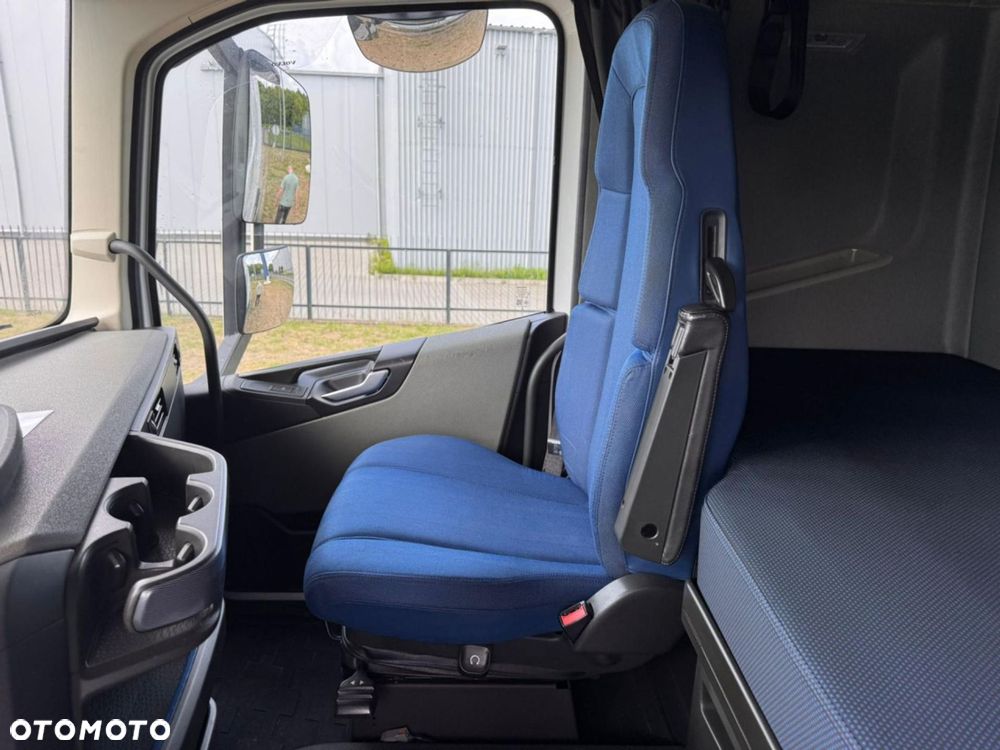 Volvo FH 4X2 460 Globetrotter - 12