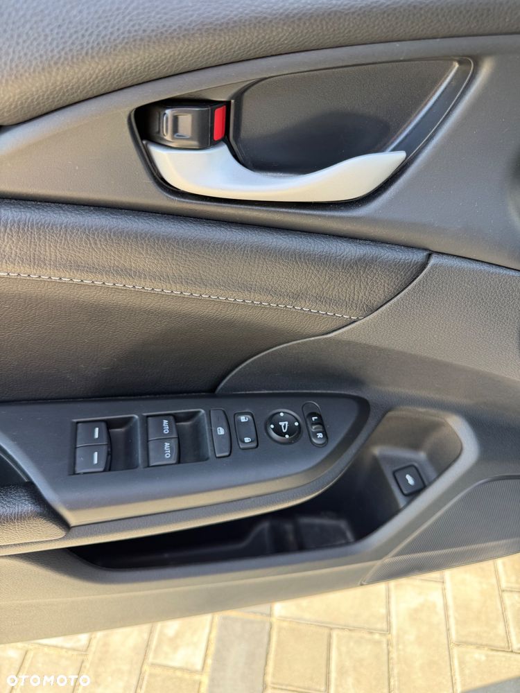 Honda Civic 1.5 T Executive CVT - 21