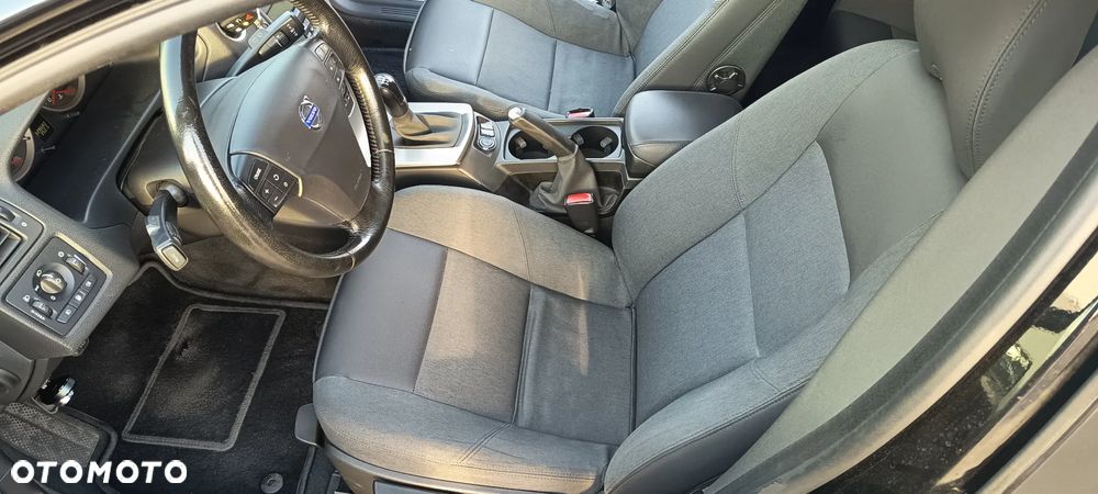 Volvo V50 2.4 - 15