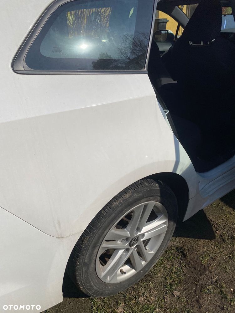 Toyota Corolla 1.8 Hybrid Club - 10