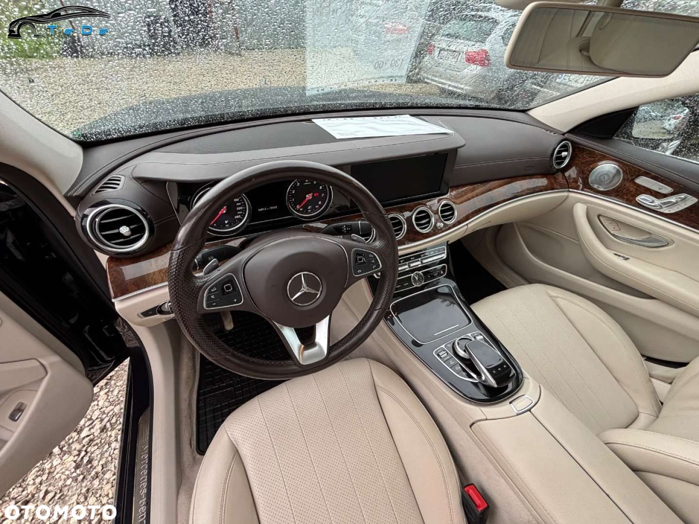 Mercedes-Benz Klasa E 300 9G-TRONIC - 17