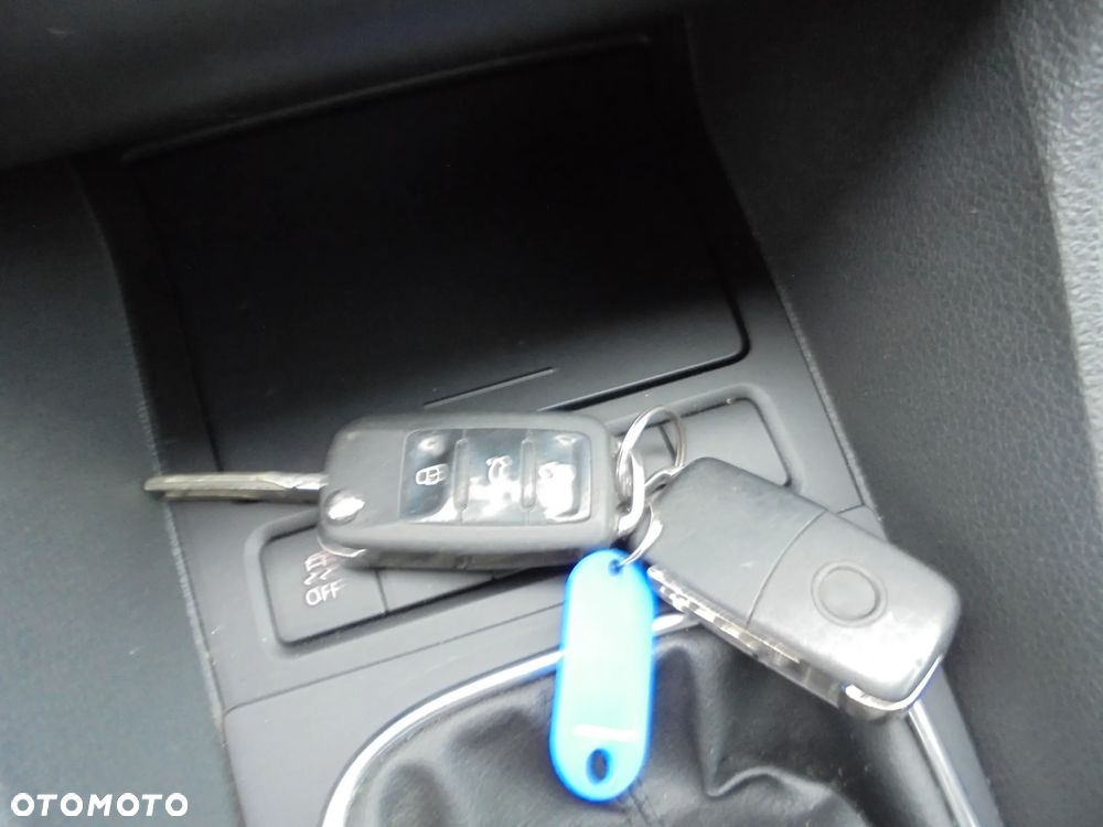 Volkswagen Golf 1.6 TDI DPF Comfortline - 30