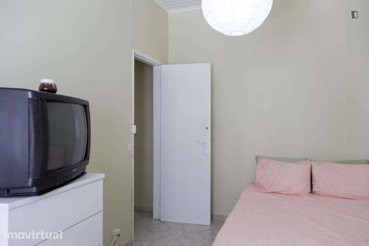 Quarto - localizado em Penha de França Lisbon - Grande imagem: 3/10