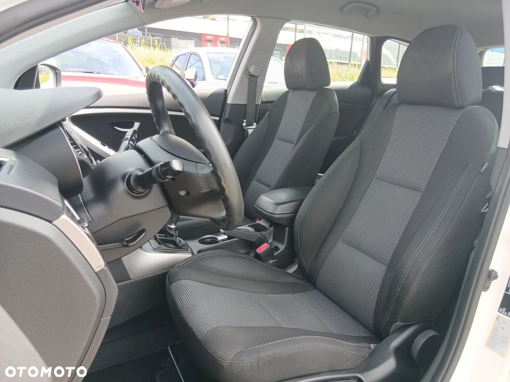 Hyundai i30 1.4 Classic + - 11