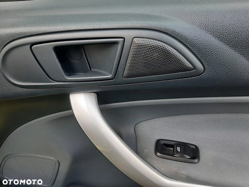 Ford Fiesta 1.25 Titanium EU6 - 18