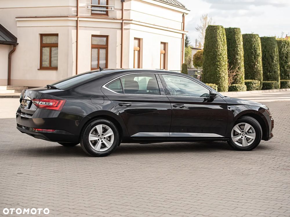 Skoda Superb 1.6 TDI DSG Ambition - 15