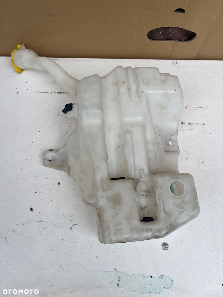 Zbiorniczek spryskiwaczy Ford kuga mk 2 - 1