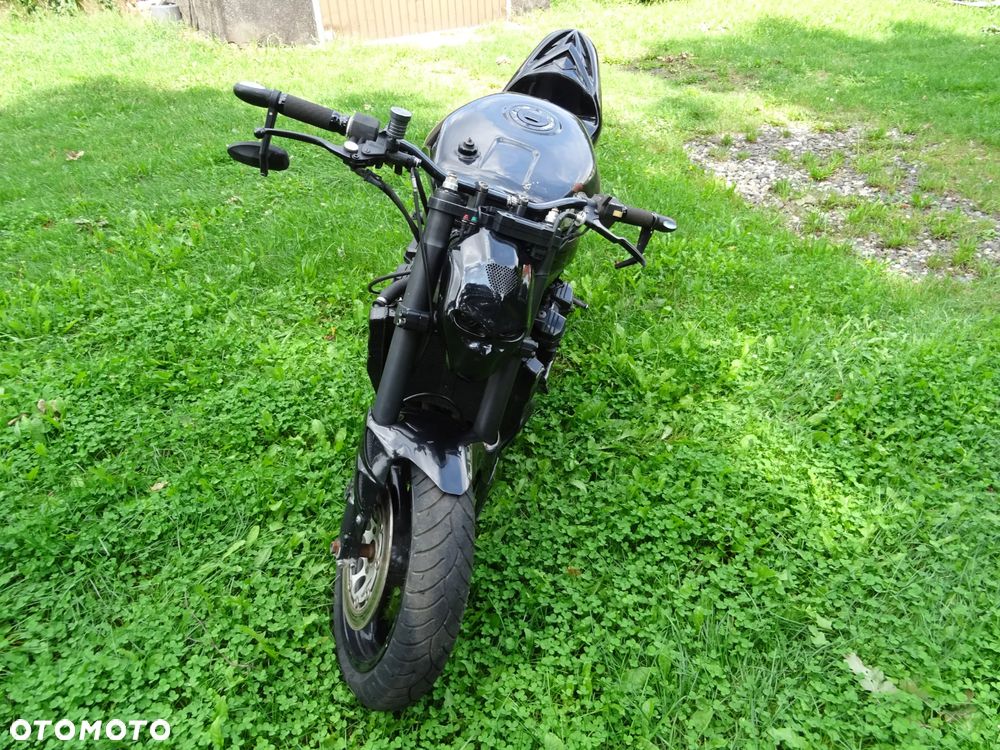Suzuki GSX-R - 12