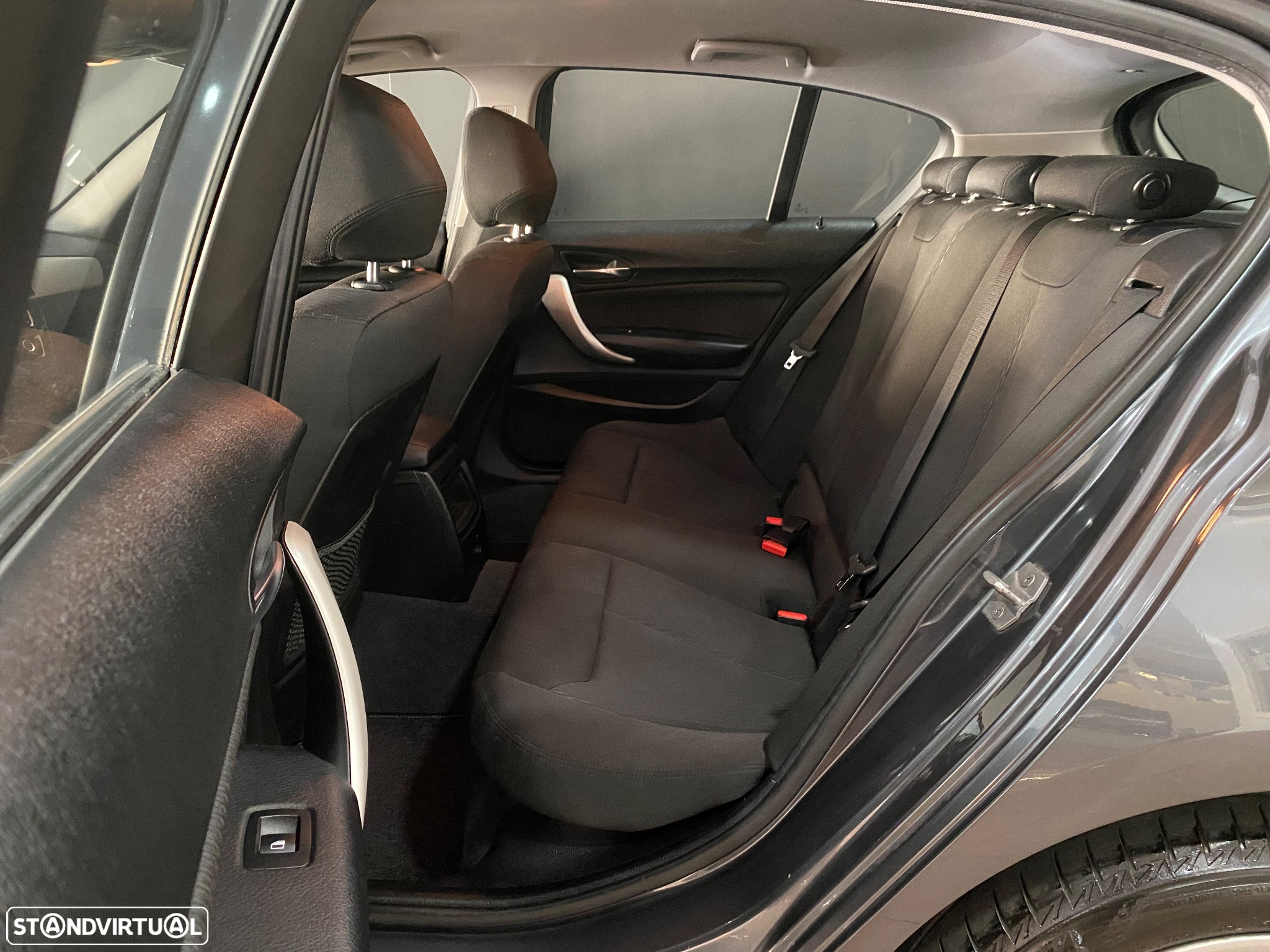 BMW 116 d EfficientDynamics - 12