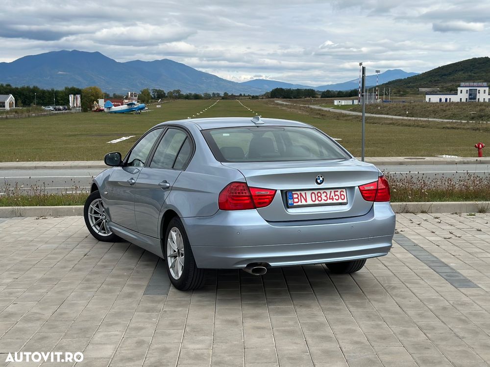 BMW Seria 3 320d xDrive DPF Aut. Edition Exclusive - 3