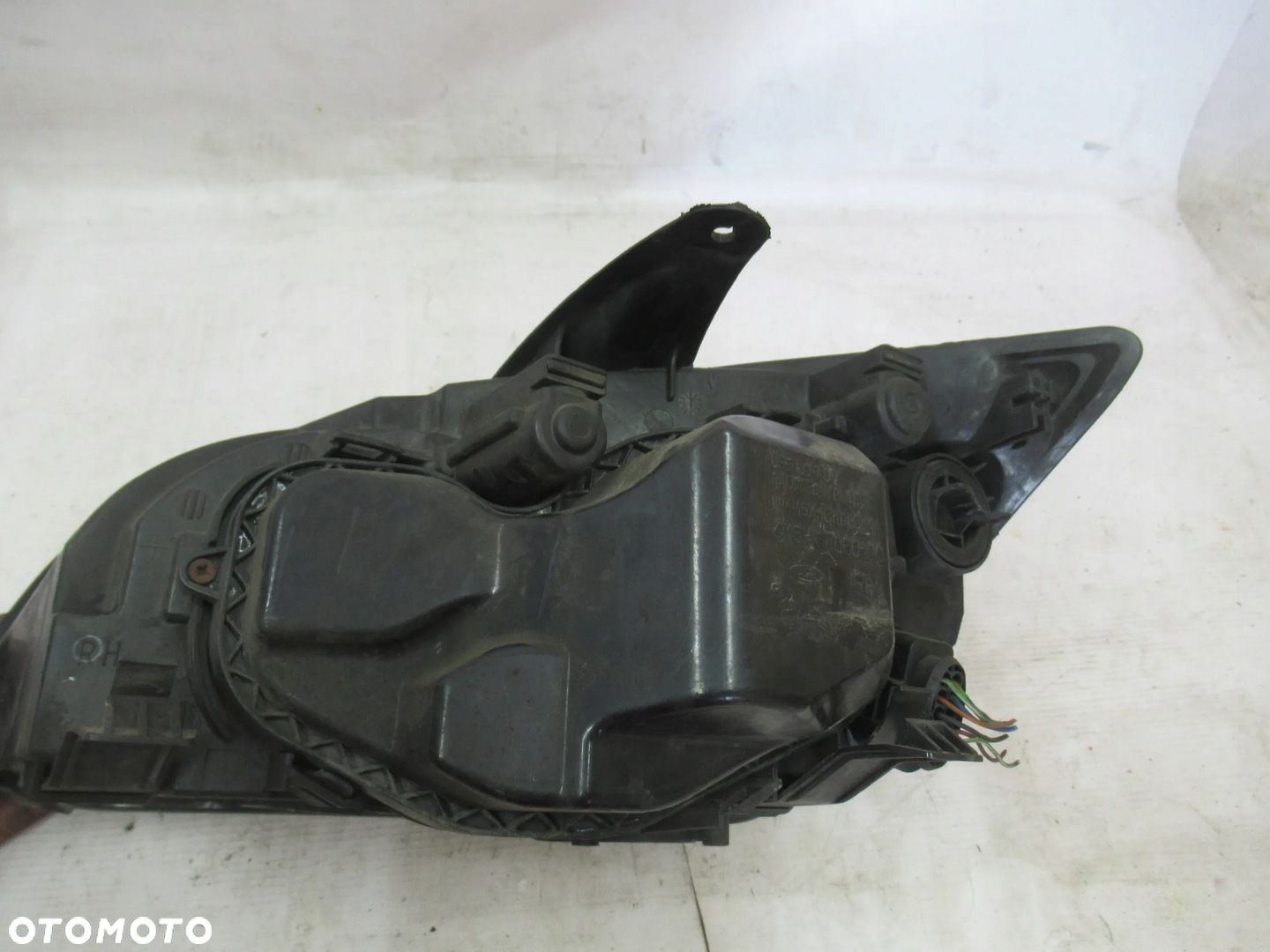 REFLEKTOR LAMPA PRAWA FORD FOCUS MK2 II 2 04- - 6