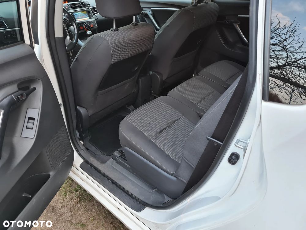 Toyota Verso 1.6 D-4D 5-Sitzer Start/Stop Skyview Edition - 19