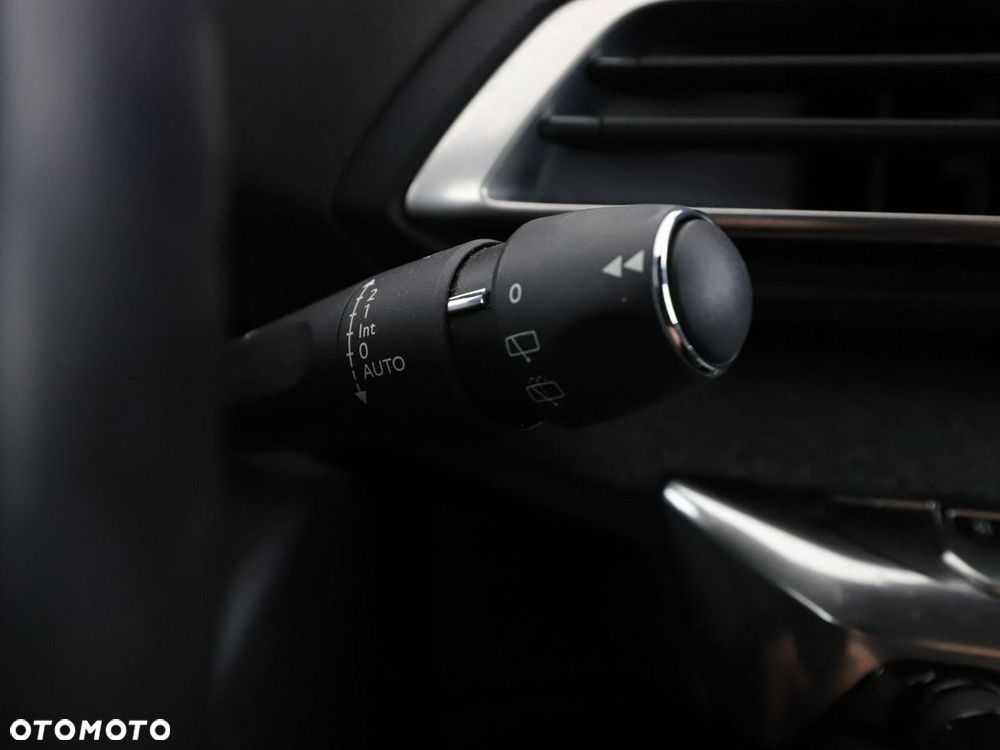 Peugeot 3008 2.0 BlueHDi Allure S&S - 34