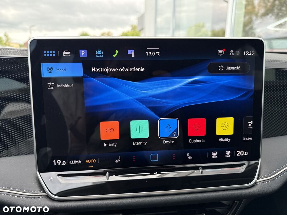 Volkswagen Passat Variant 1.5 TSI ACT mHEV Business Plus DSG - 31