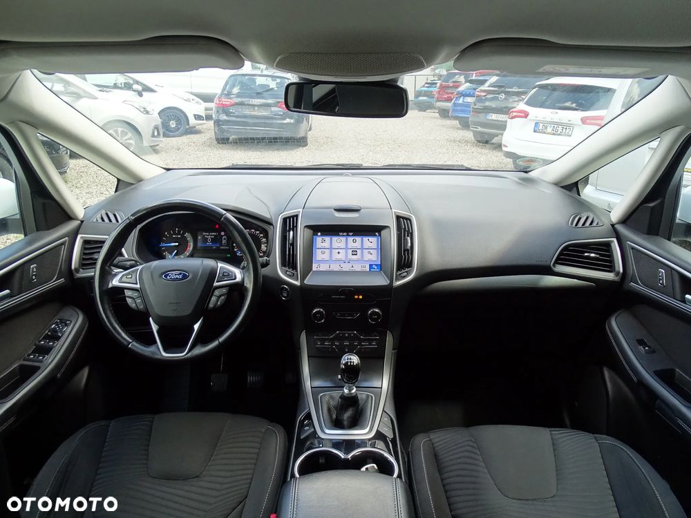 Ford S-Max - 12
