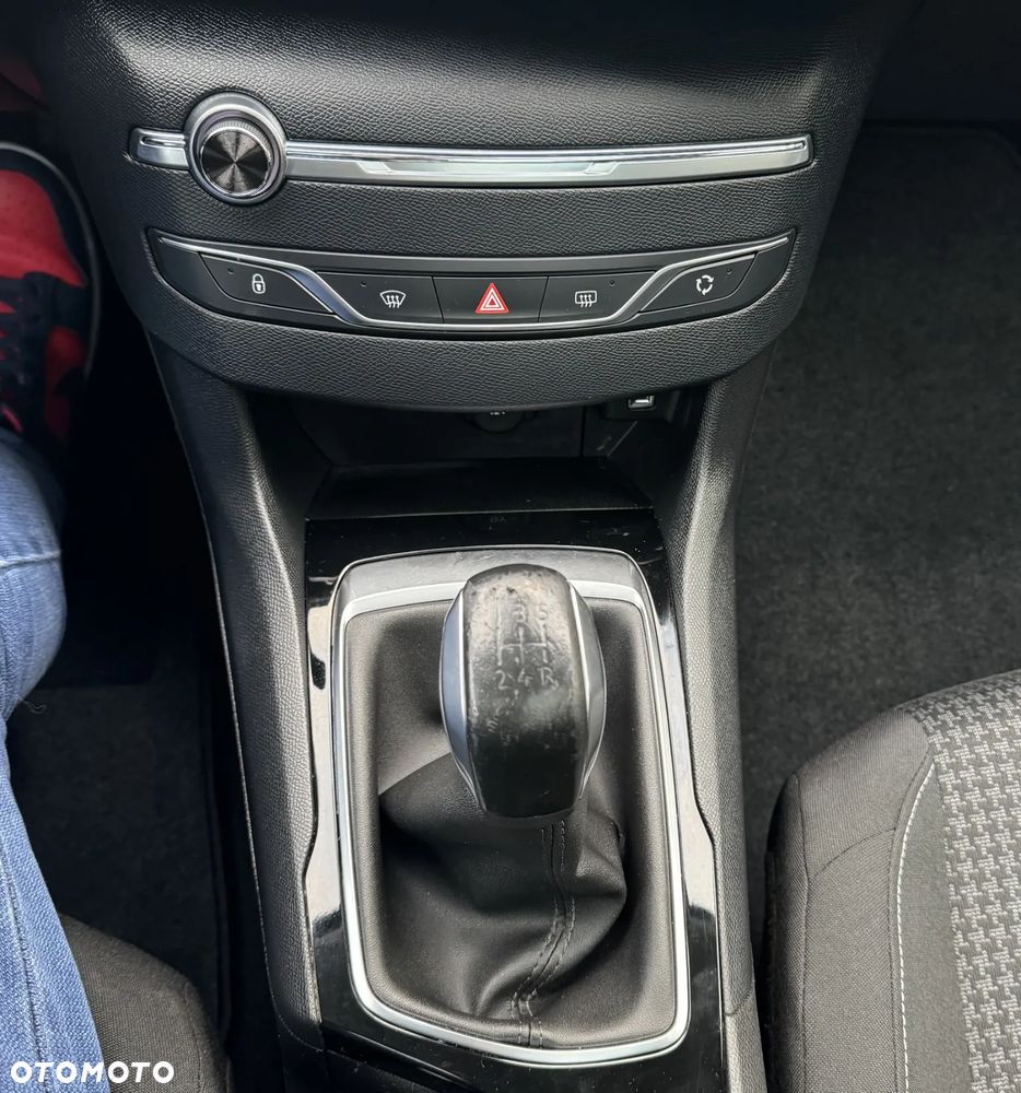 Peugeot 308 - 23